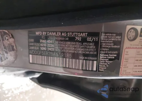 2011 Mercedes-Benz C 300 Sport z USA, uszkodzony, nr VIN WDDGF5EB2BA519185